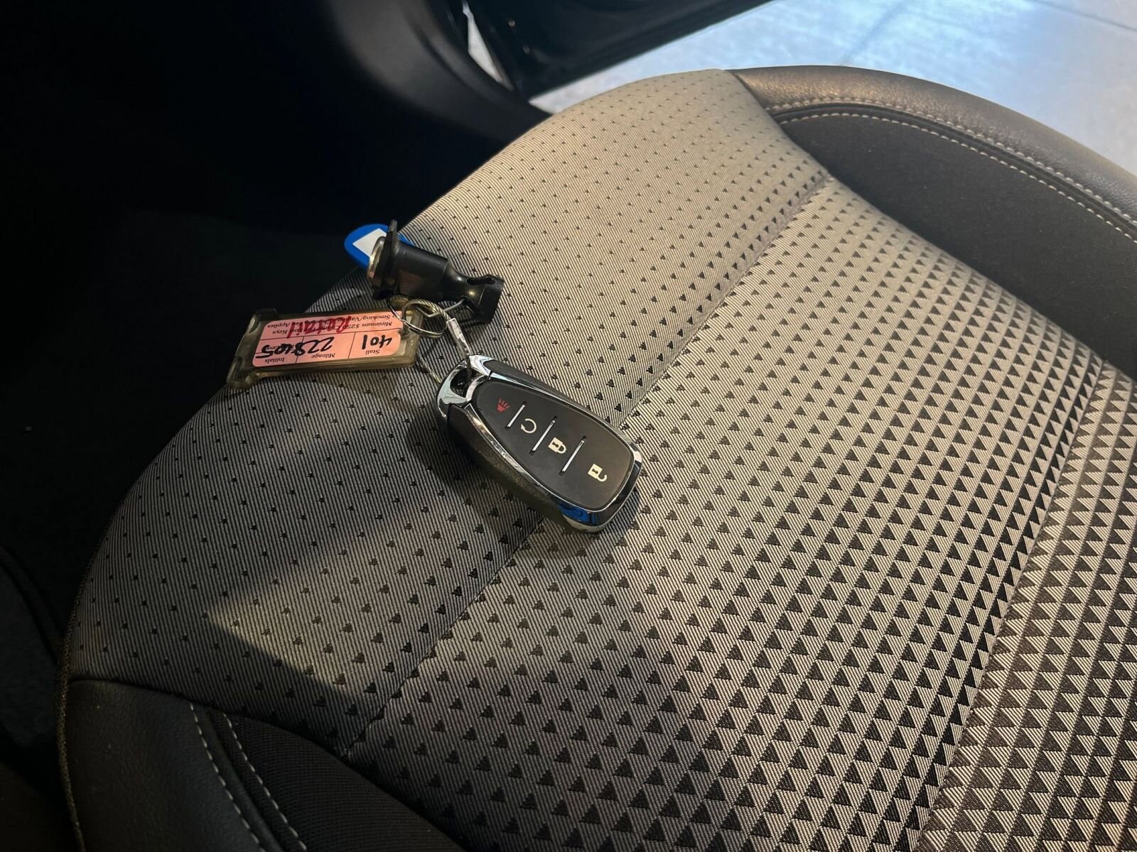 Thumbnail: 2025 Chevrolet Trax - 21