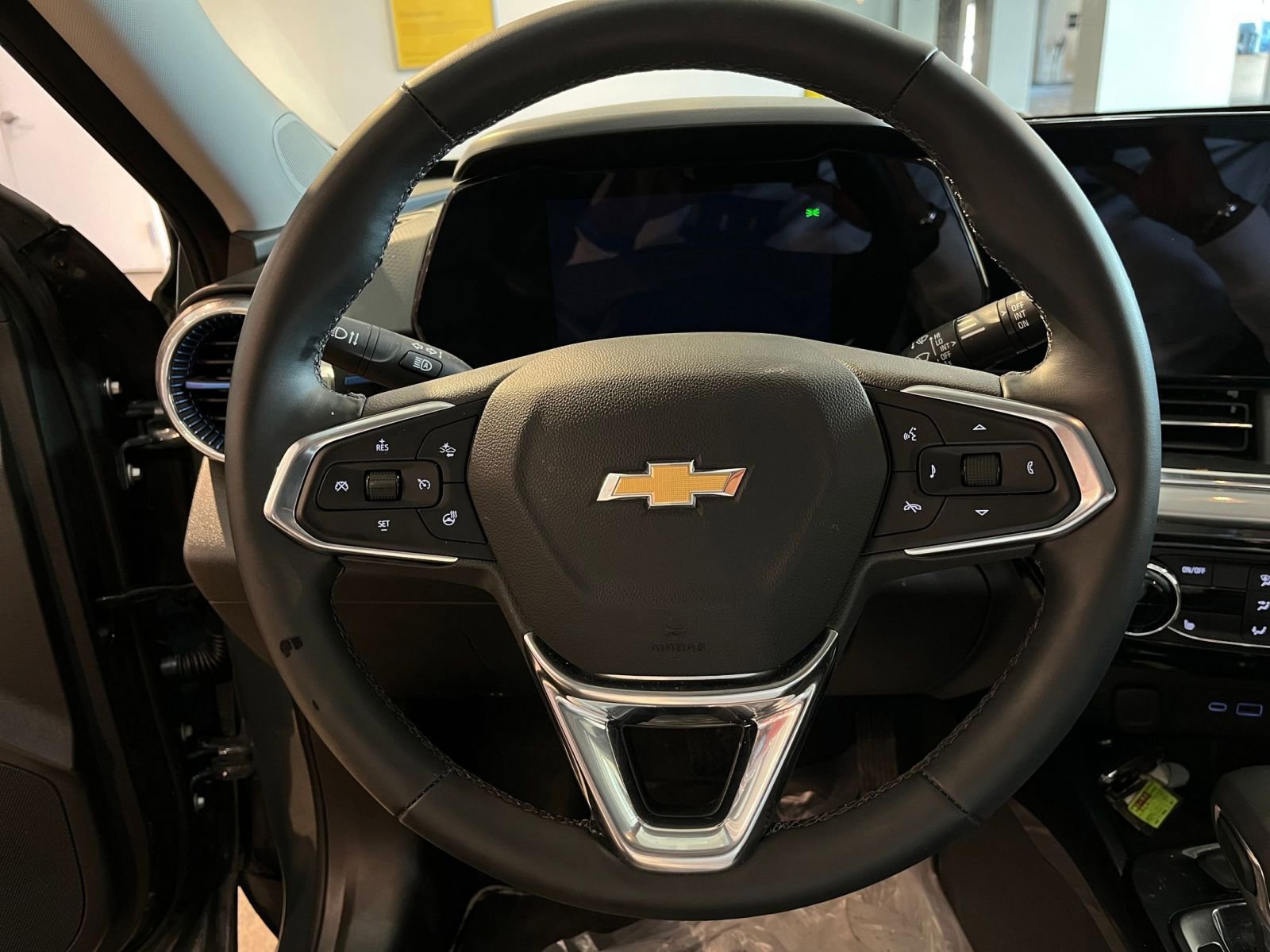 Thumbnail: 2025 Chevrolet Trax - 27