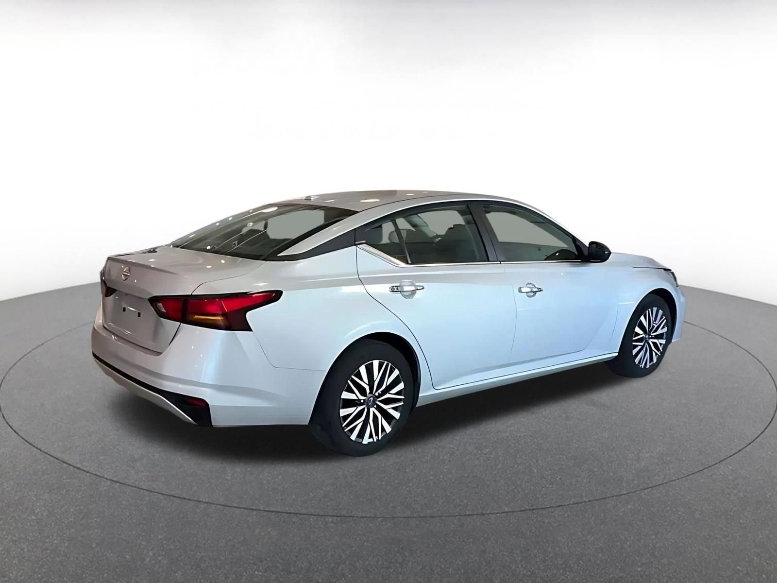 Thumbnail: 2025 Nissan Altima - 12