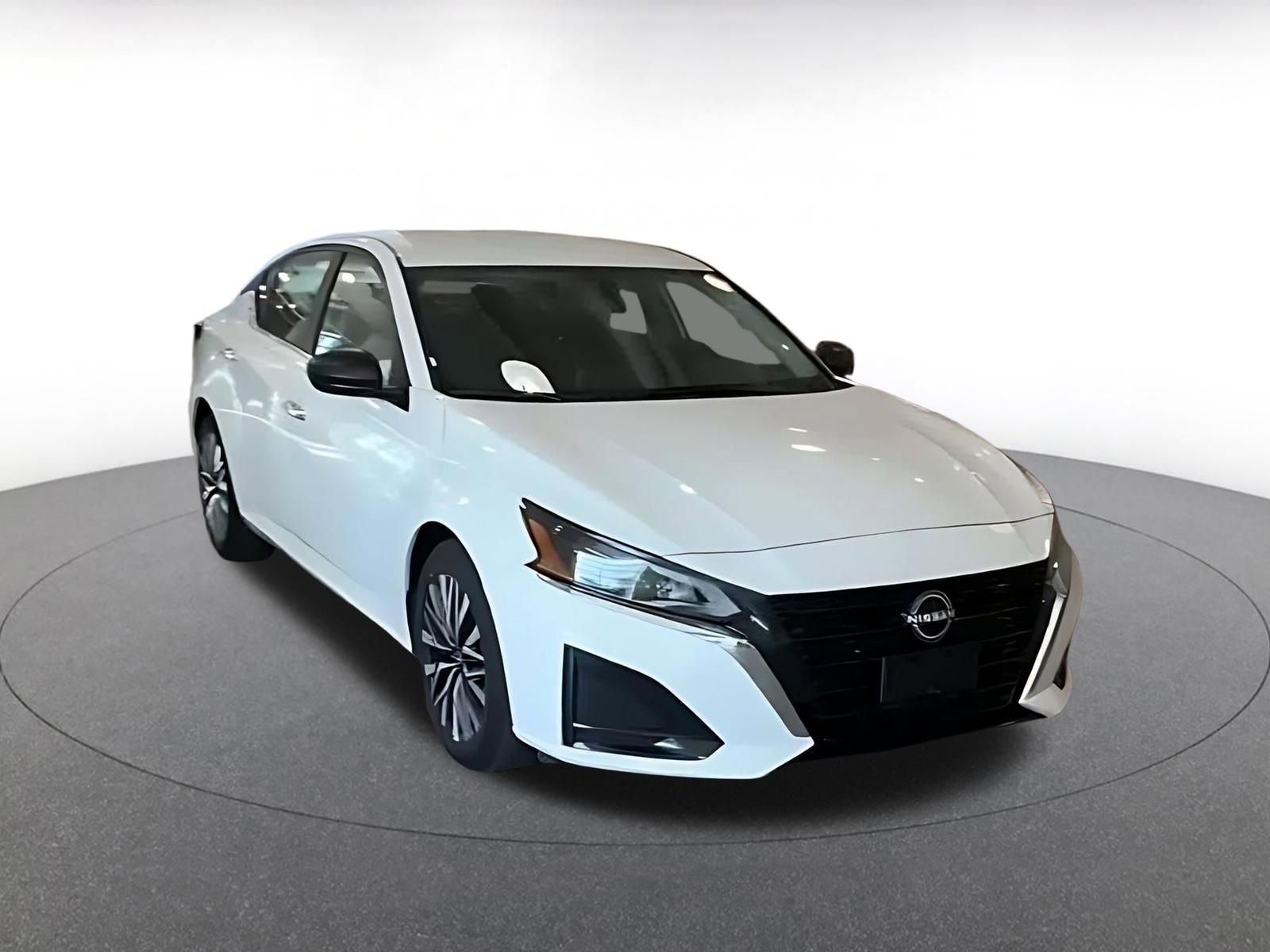 Thumbnail: 2025 Nissan Altima - 3