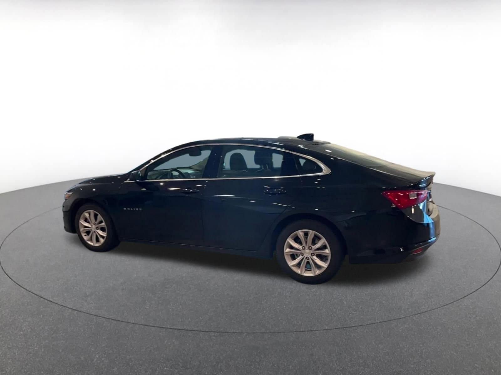 Thumbnail: 2023 Chevrolet Malibu - 10