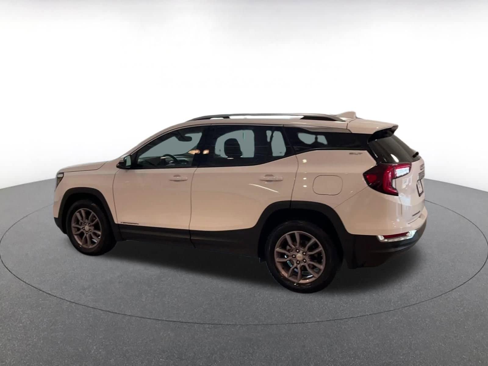 Thumbnail: 2024 GMC Terrain - 10