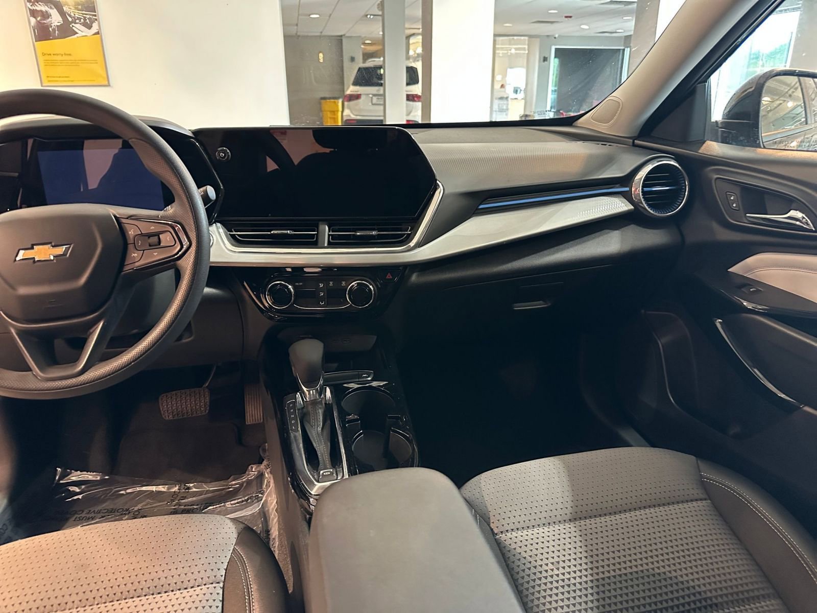 Thumbnail: 2025 Chevrolet Trax - 34