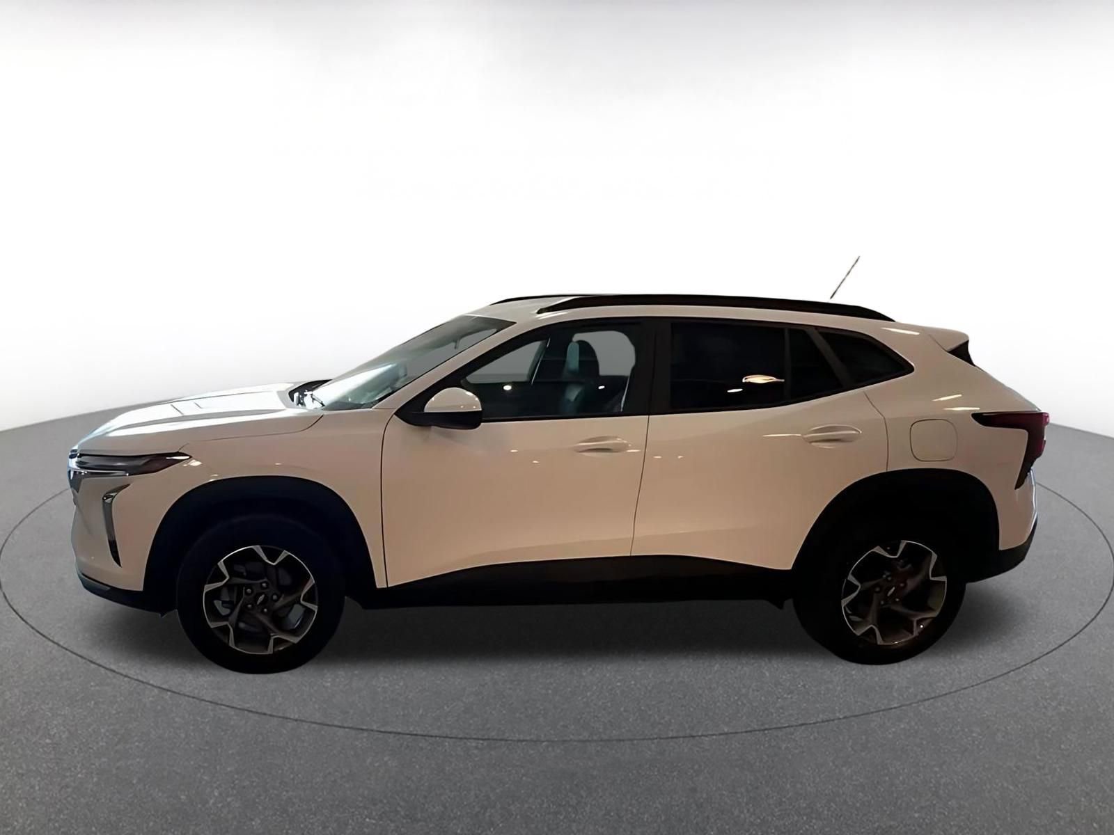Thumbnail: 2025 Chevrolet Trax - 9