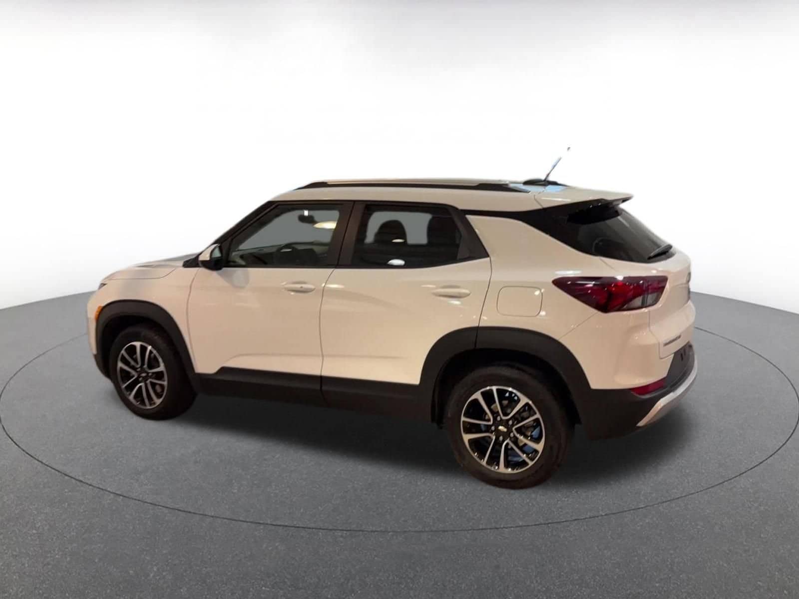 Thumbnail: 2025 Chevrolet TrailBlazer - 11