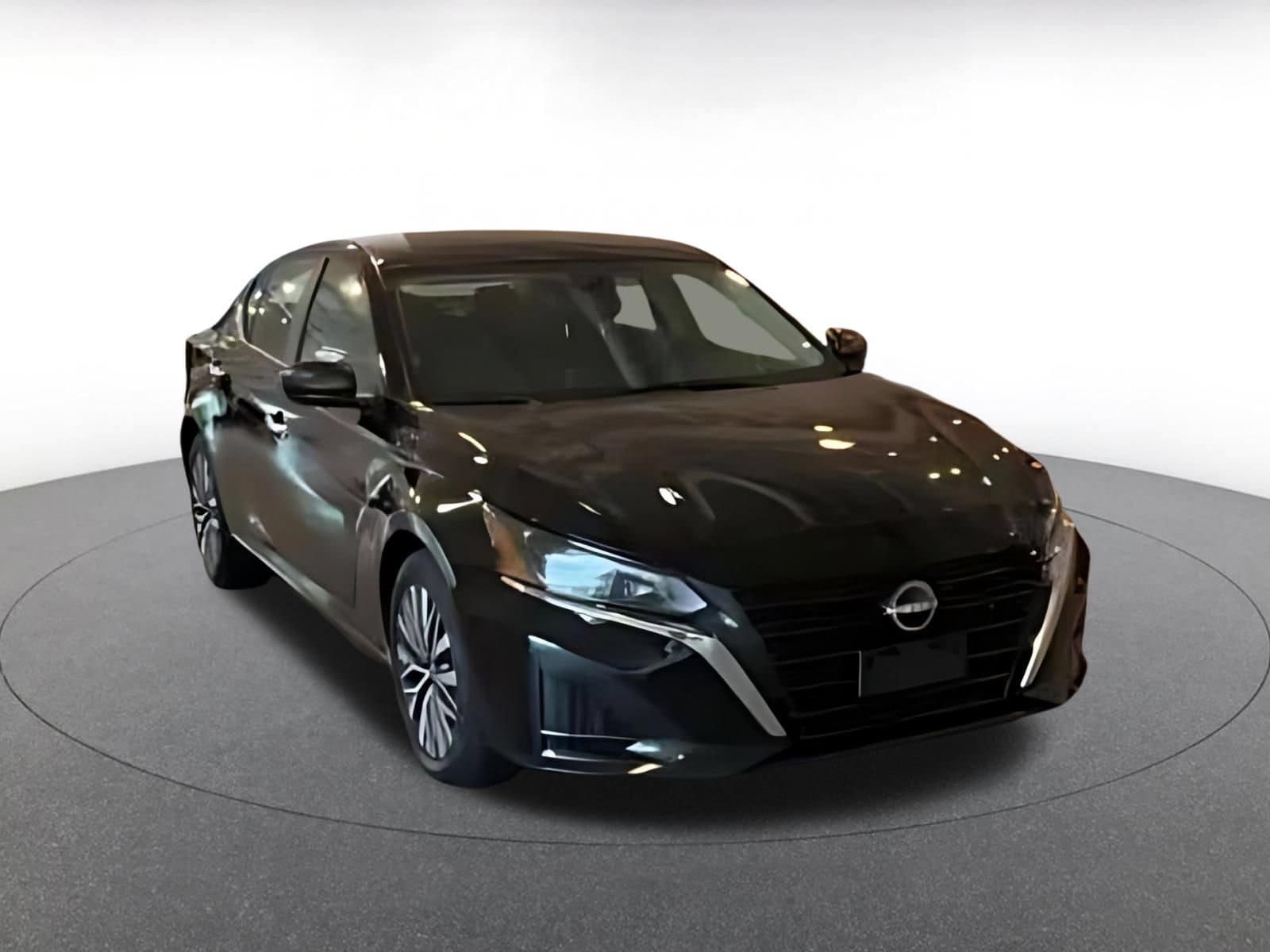 Thumbnail: 2025 Nissan Altima - 10