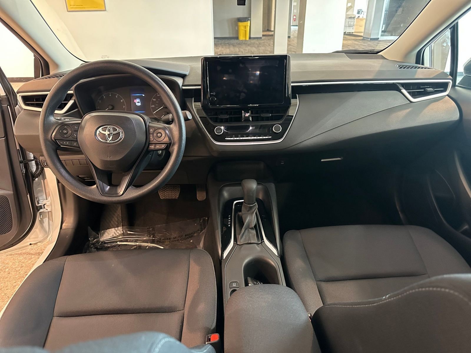 Thumbnail: 2025 Toyota Corolla - 32