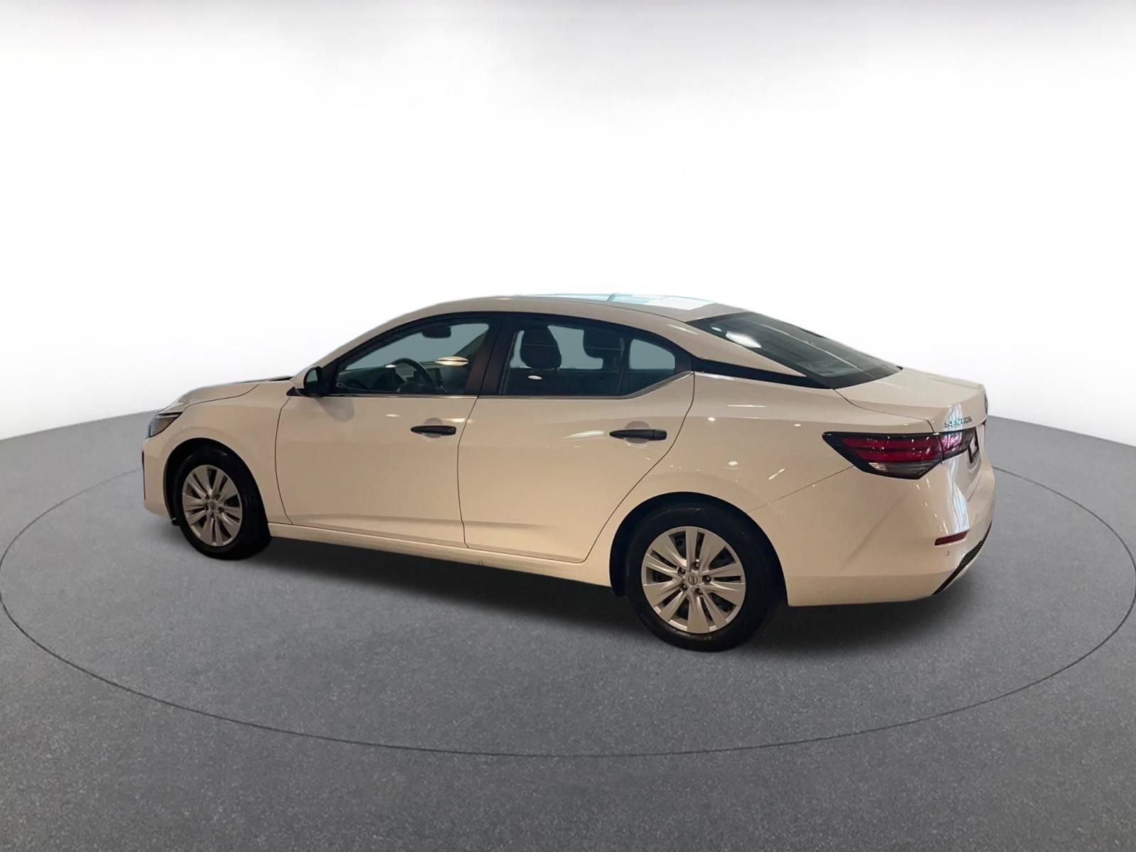 Thumbnail: 2024 Nissan Sentra - 10