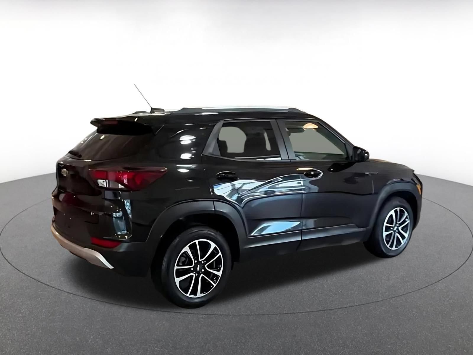 Thumbnail: 2025 Chevrolet TrailBlazer - 12