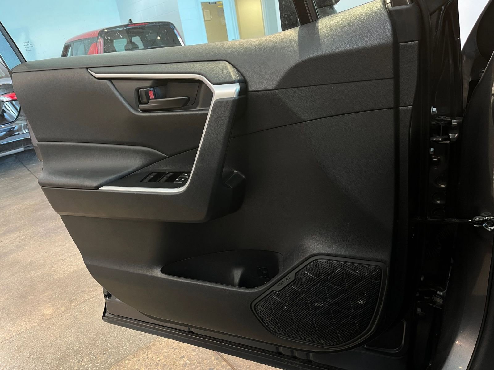 Thumbnail: 2025 Toyota RAV4 - 18