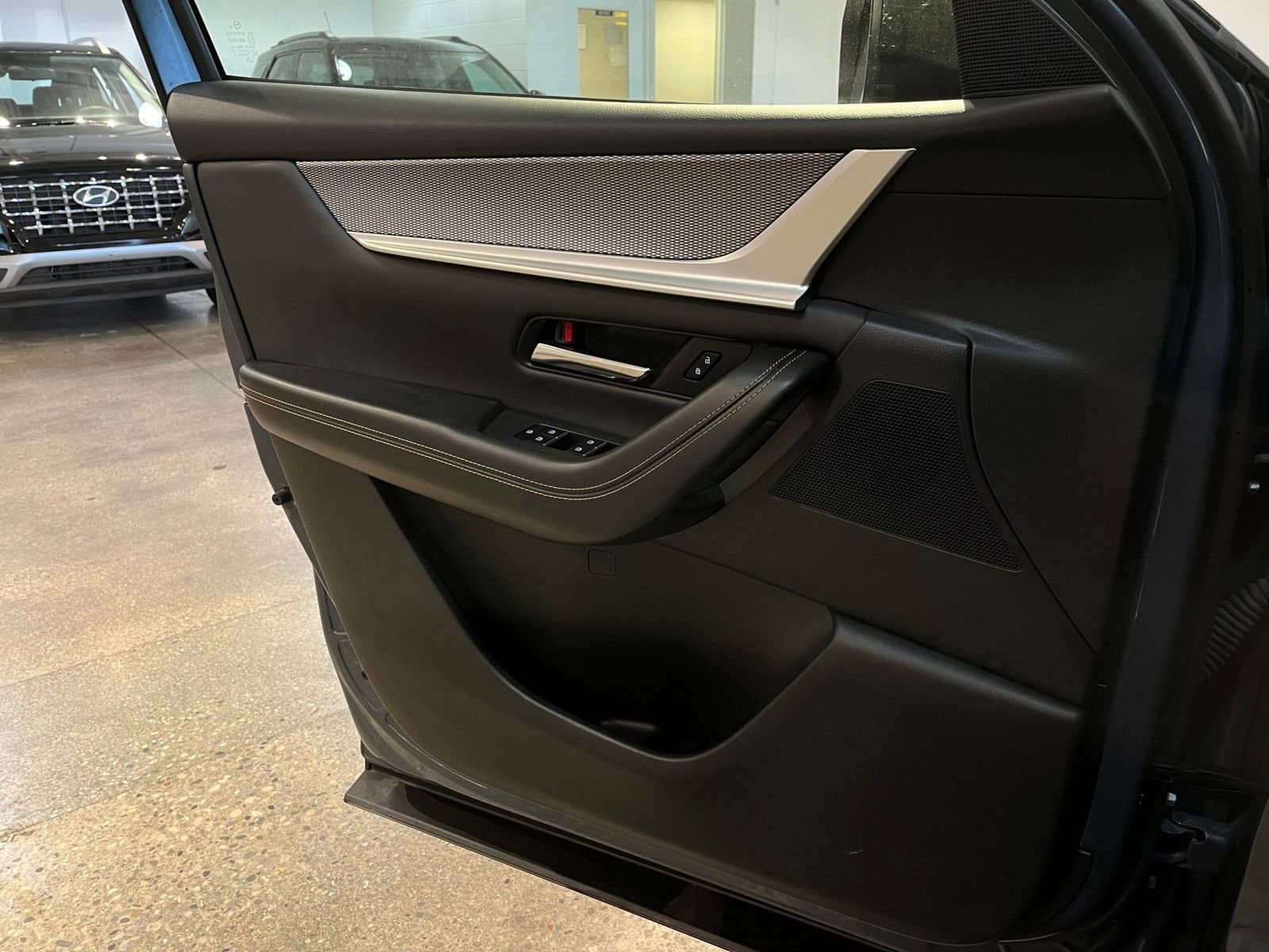 Thumbnail: 2025 Mazda CX-70 - 20