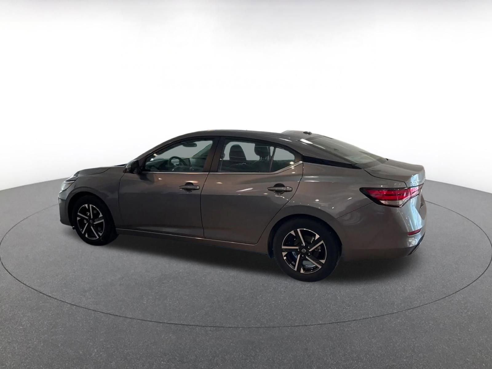 Thumbnail: 2025 Nissan Sentra - 10