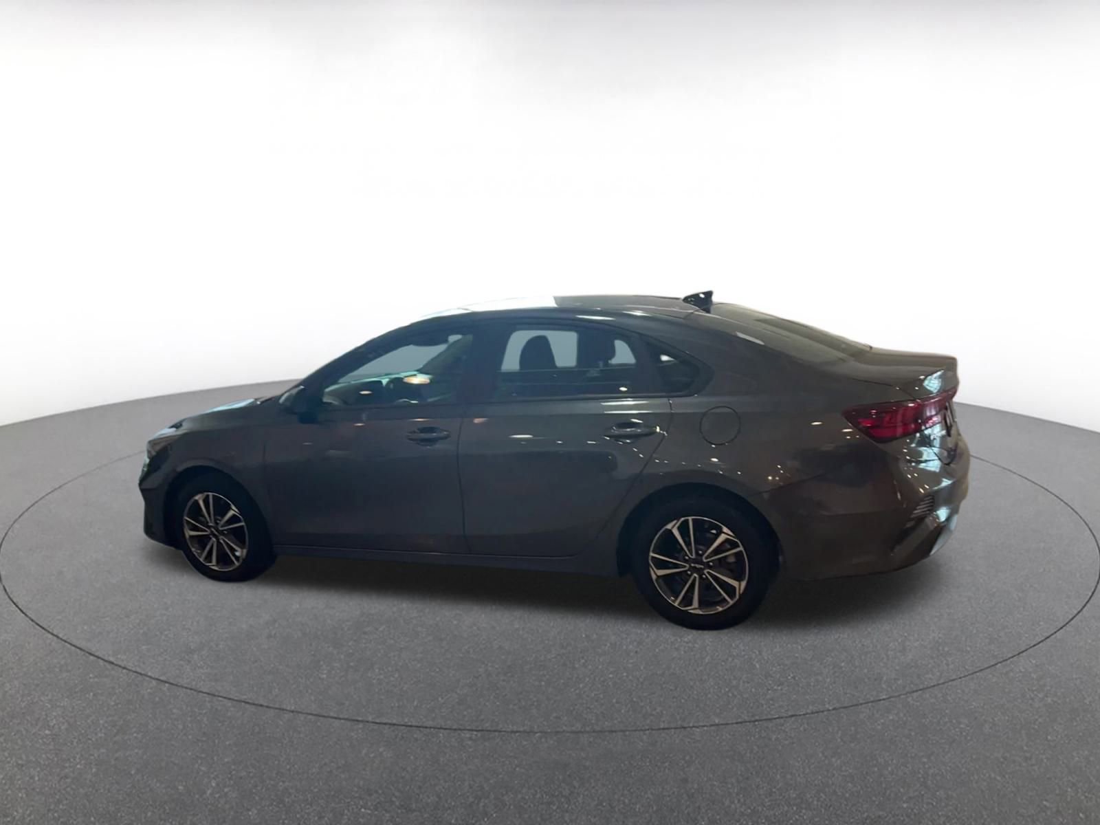 Thumbnail: 2024 Kia Forte - 11