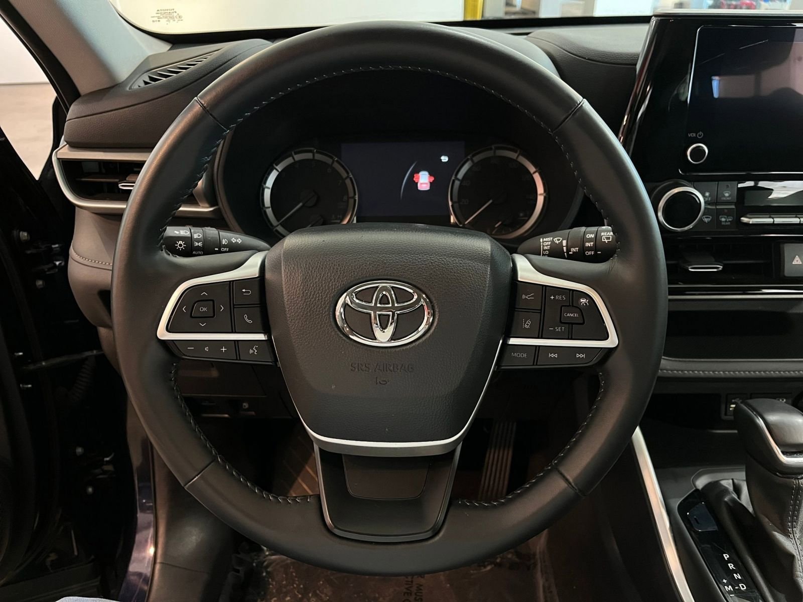 Thumbnail: 2025 Toyota Highlander - 29