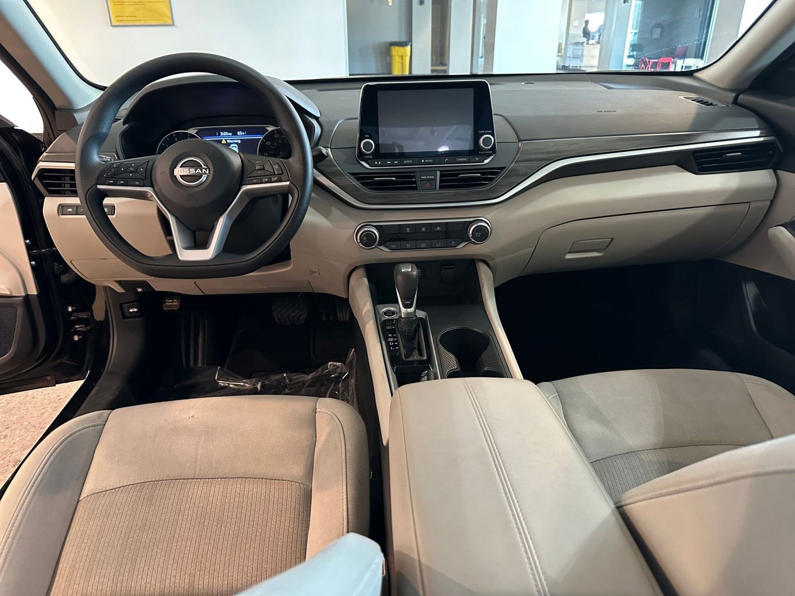 Thumbnail: 2025 Nissan Altima - 32