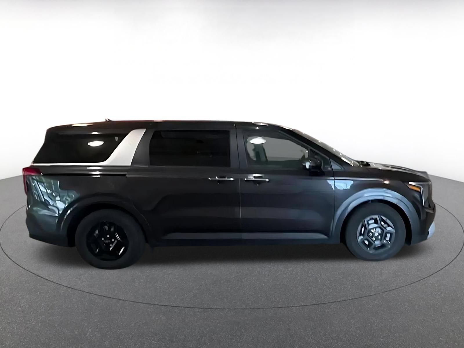 Thumbnail: 2026 Kia Carnival - 14