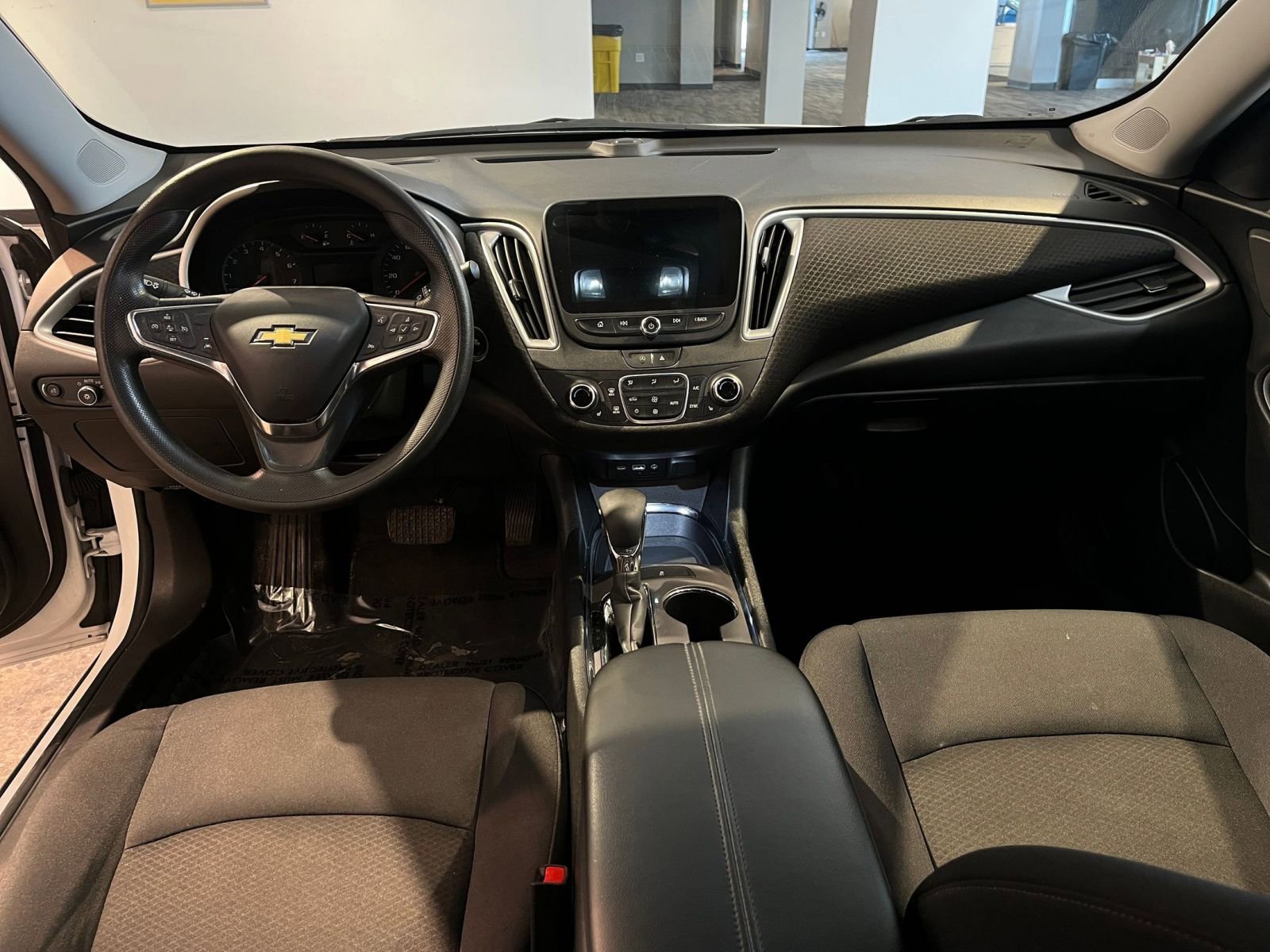 Thumbnail: 2023 Chevrolet Malibu - 33