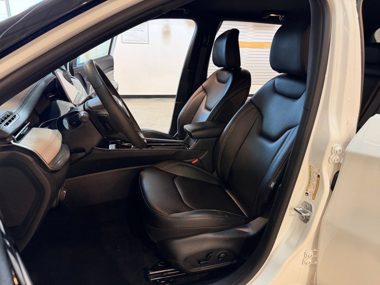 Thumbnail: 2025 Jeep Compass - 27