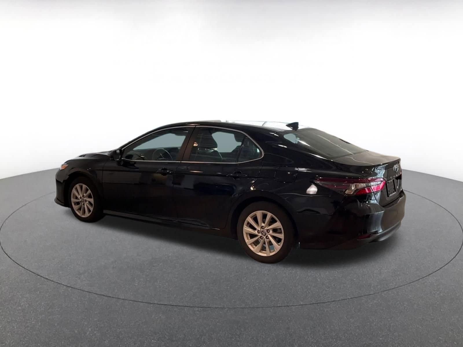 Thumbnail: 2024 Toyota Camry - 10