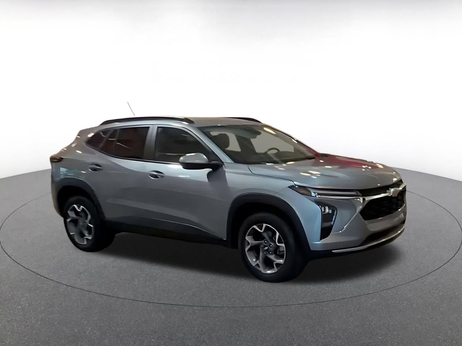 Thumbnail: 2025 Chevrolet Trax - 2