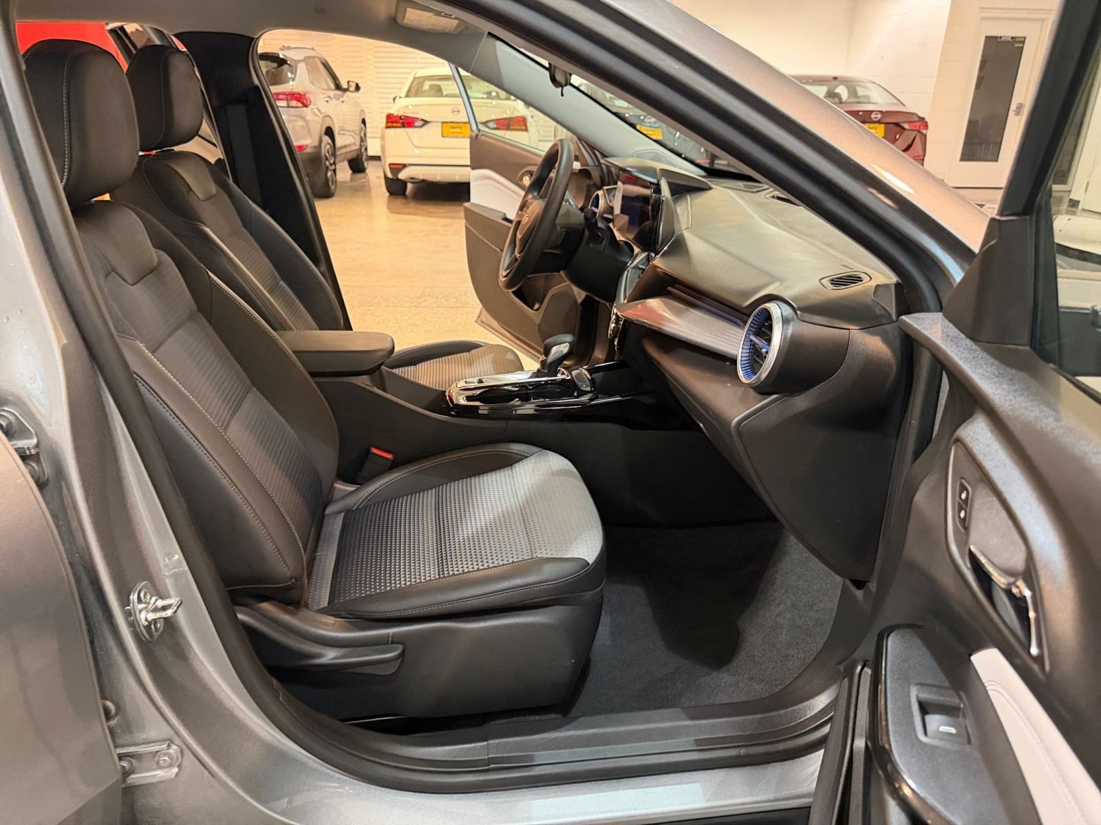Thumbnail: 2025 Chevrolet Trax - 35