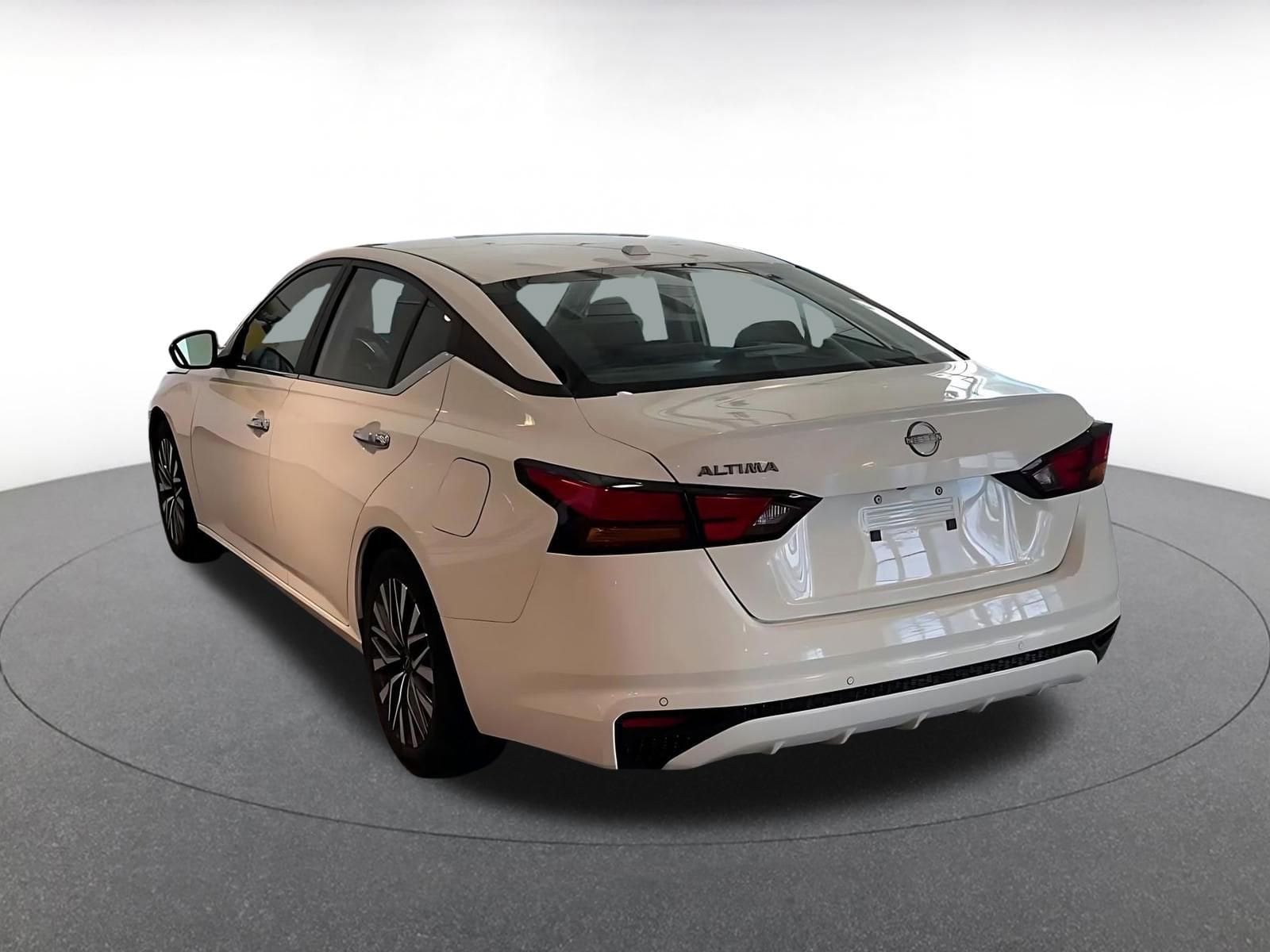 Thumbnail: 2025 Nissan Altima - 10