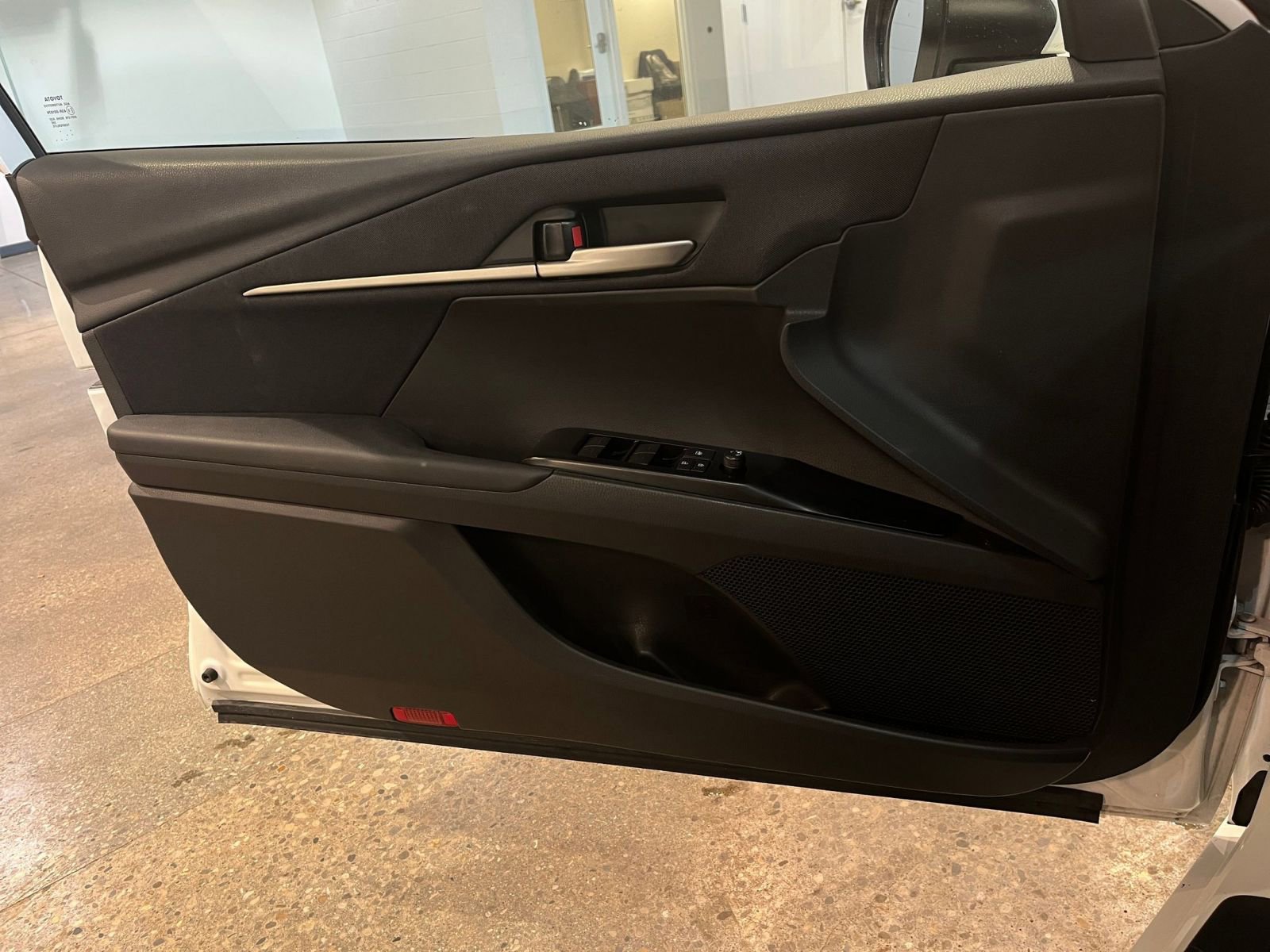 Thumbnail: 2025 Toyota Camry - 18