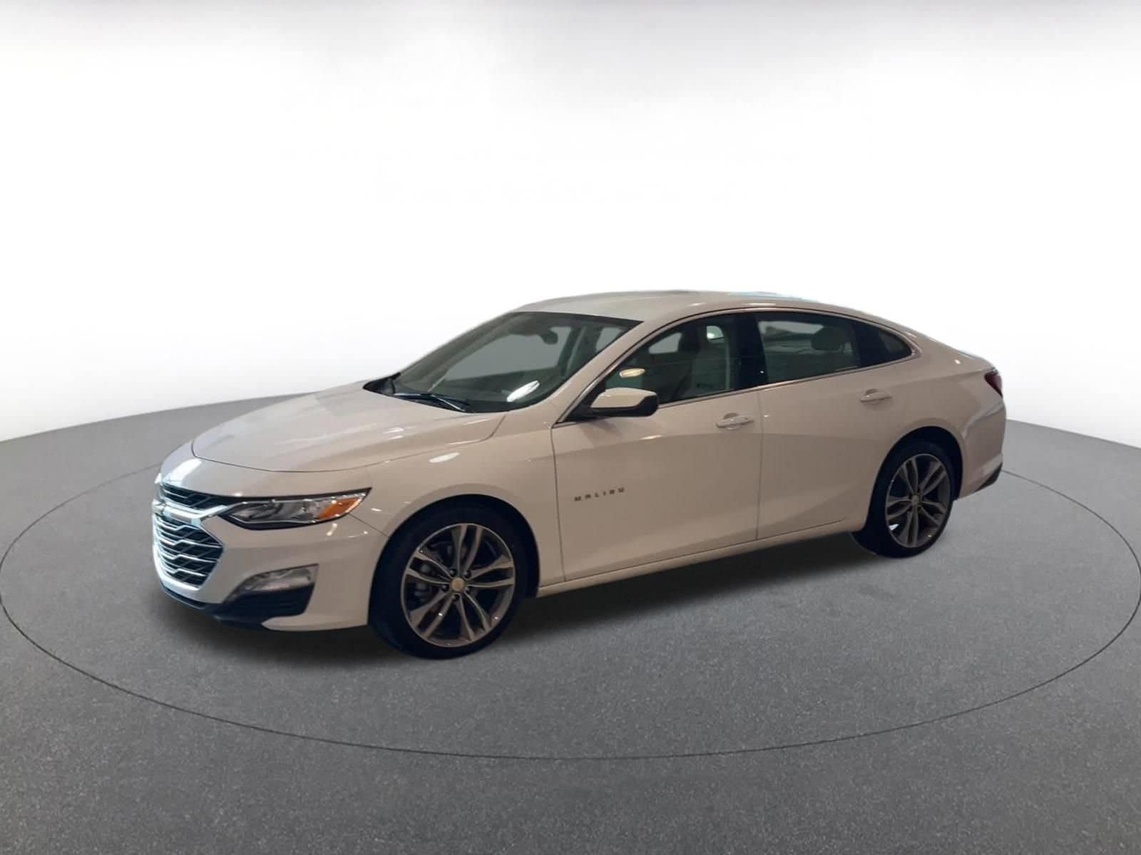 Thumbnail: 2024 Chevrolet Malibu - 8