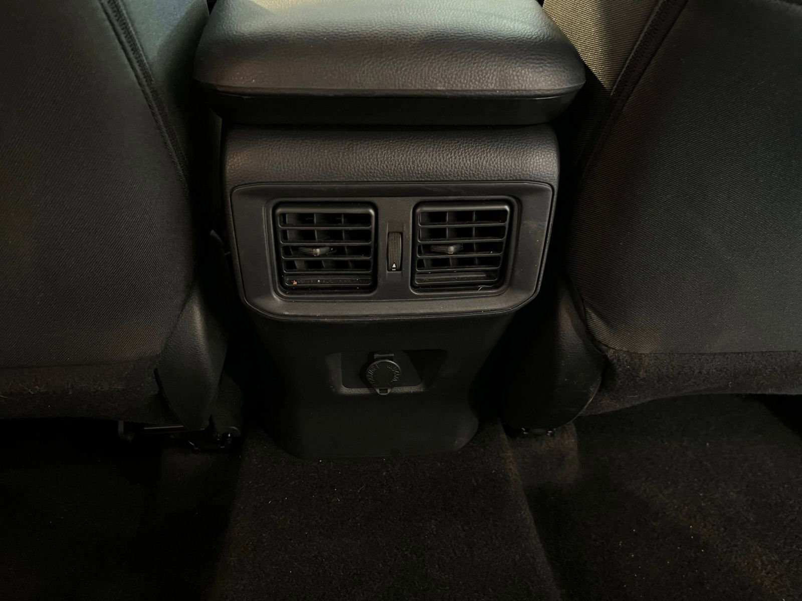 Thumbnail: 2025 Toyota RAV4 - 23