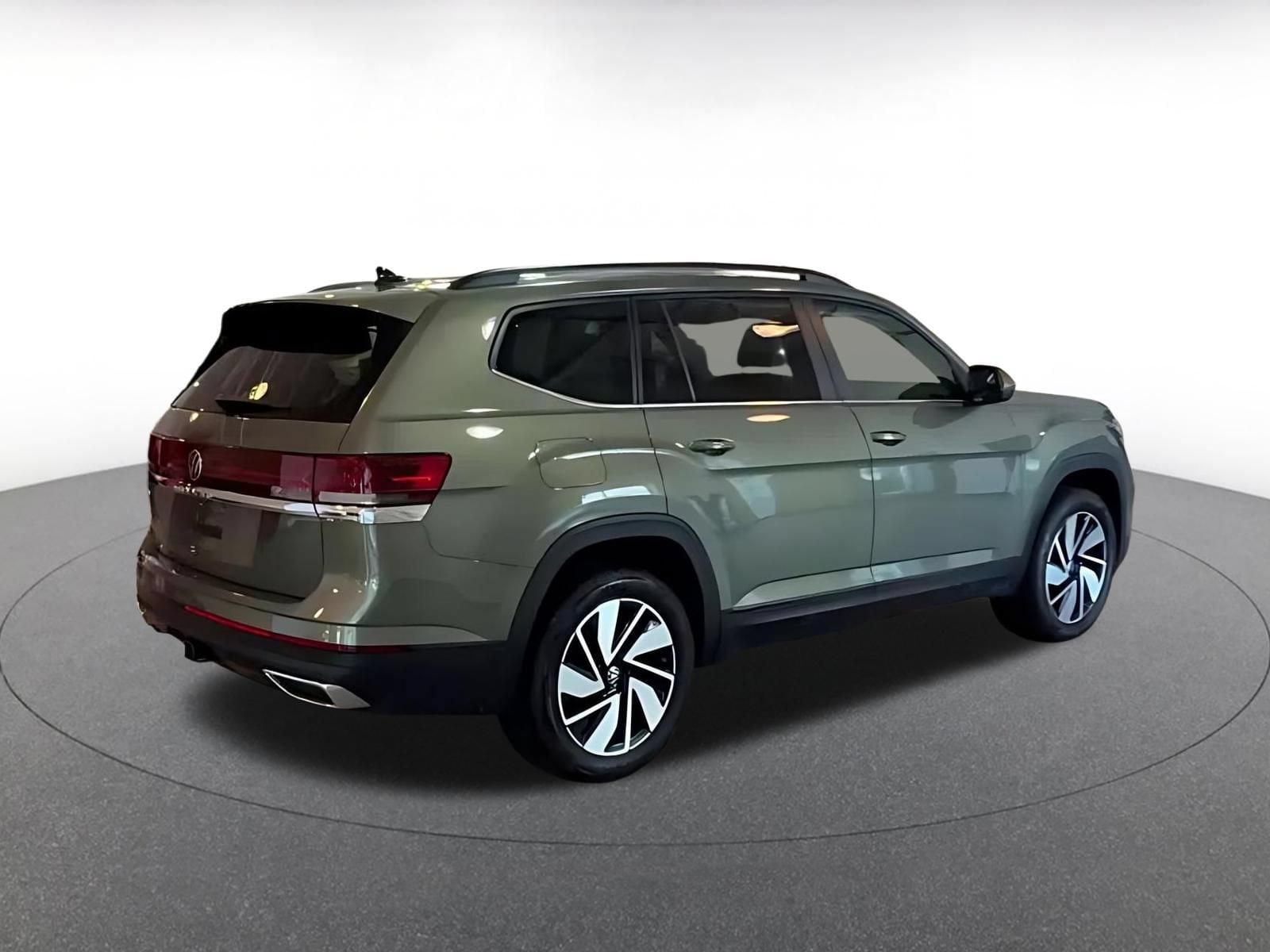 Thumbnail: 2026 Volkswagen Atlas - 14