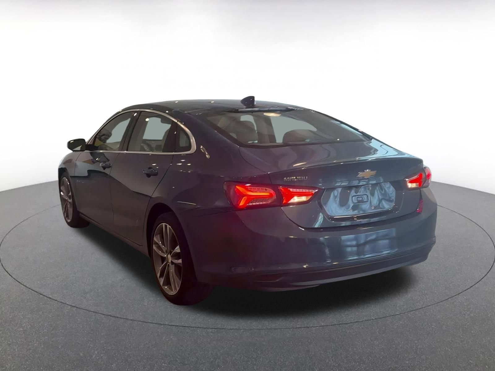 Thumbnail: 2024 Chevrolet Malibu - 11