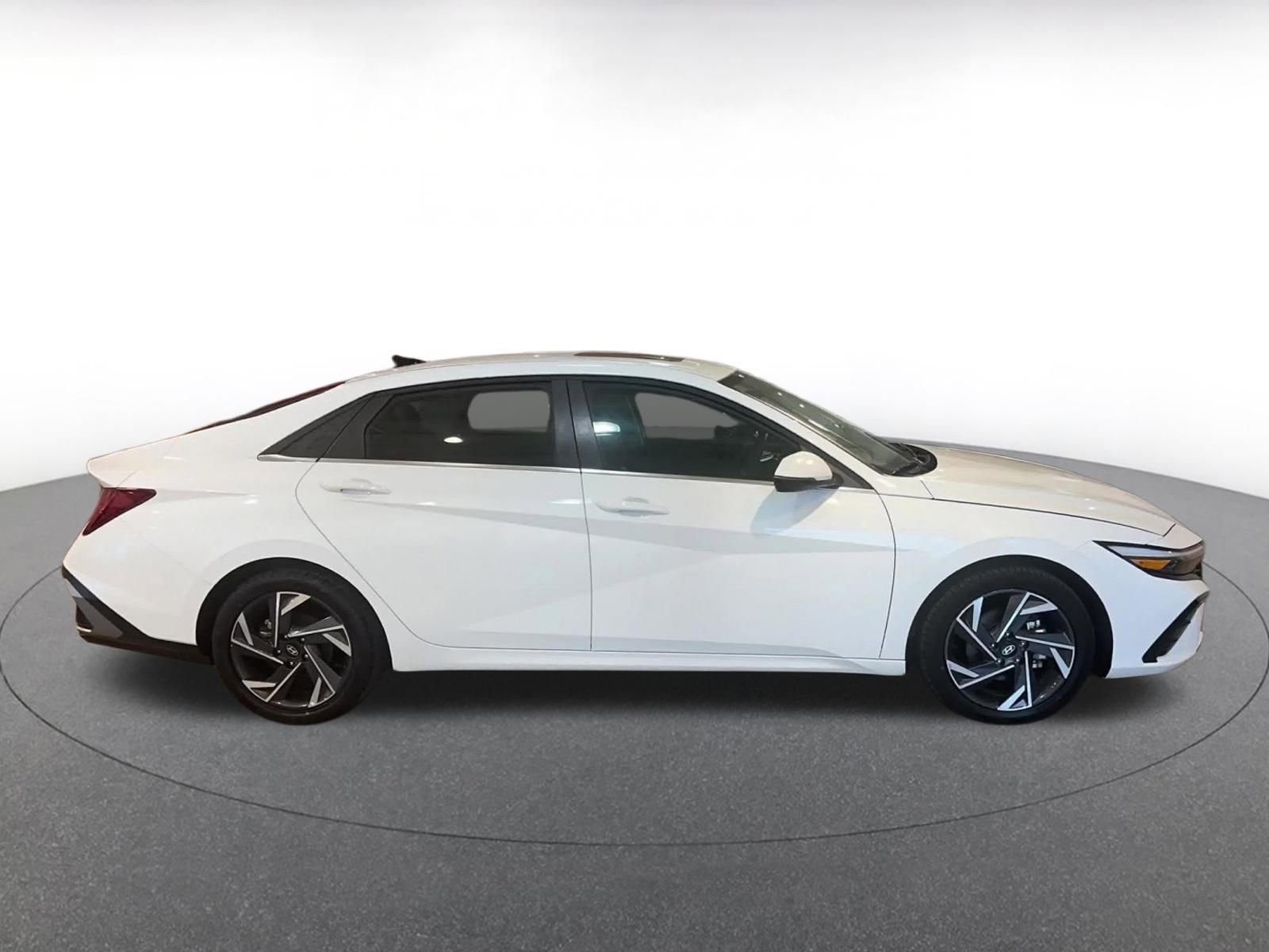 Thumbnail: 2025 Hyundai Elantra - 16