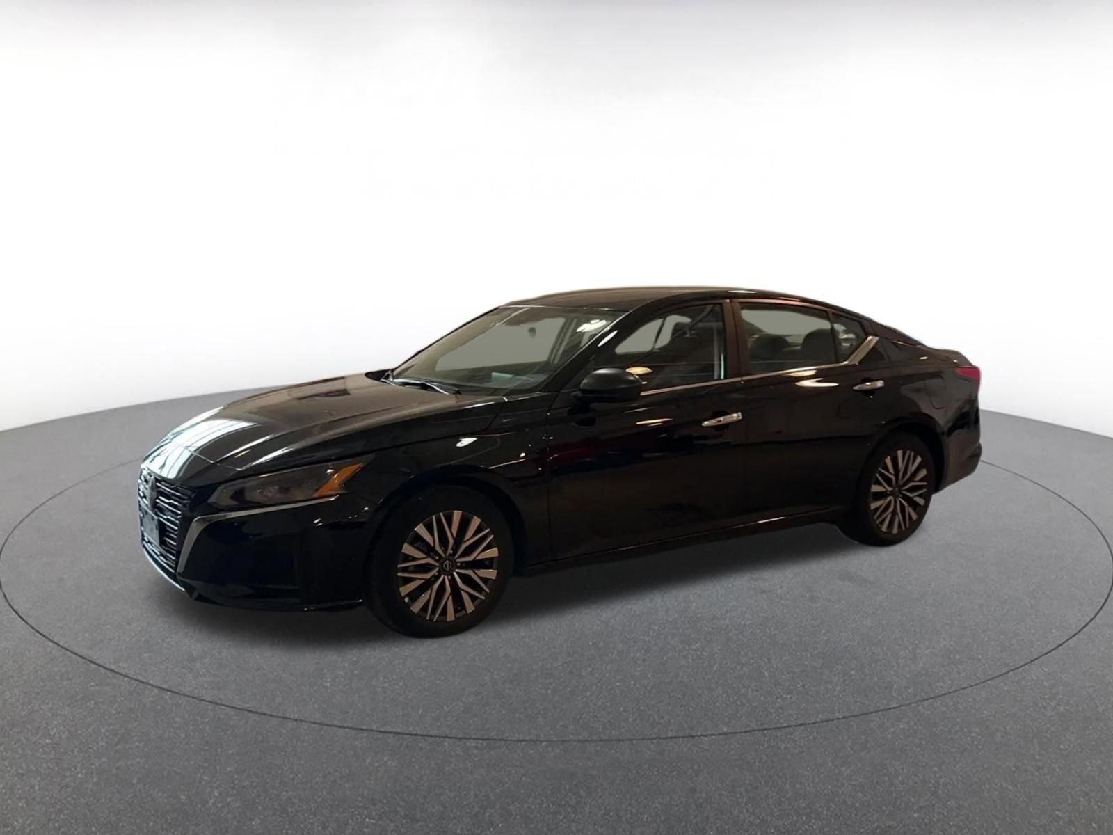 Thumbnail: 2025 Nissan Altima - 8