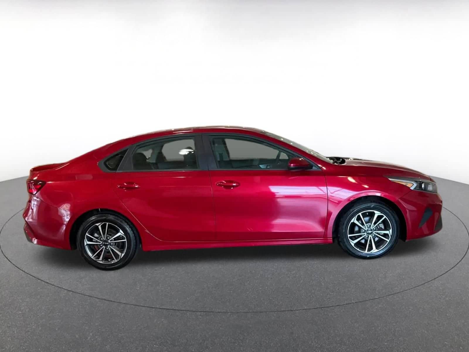 Thumbnail: 2023 Kia Forte - 16