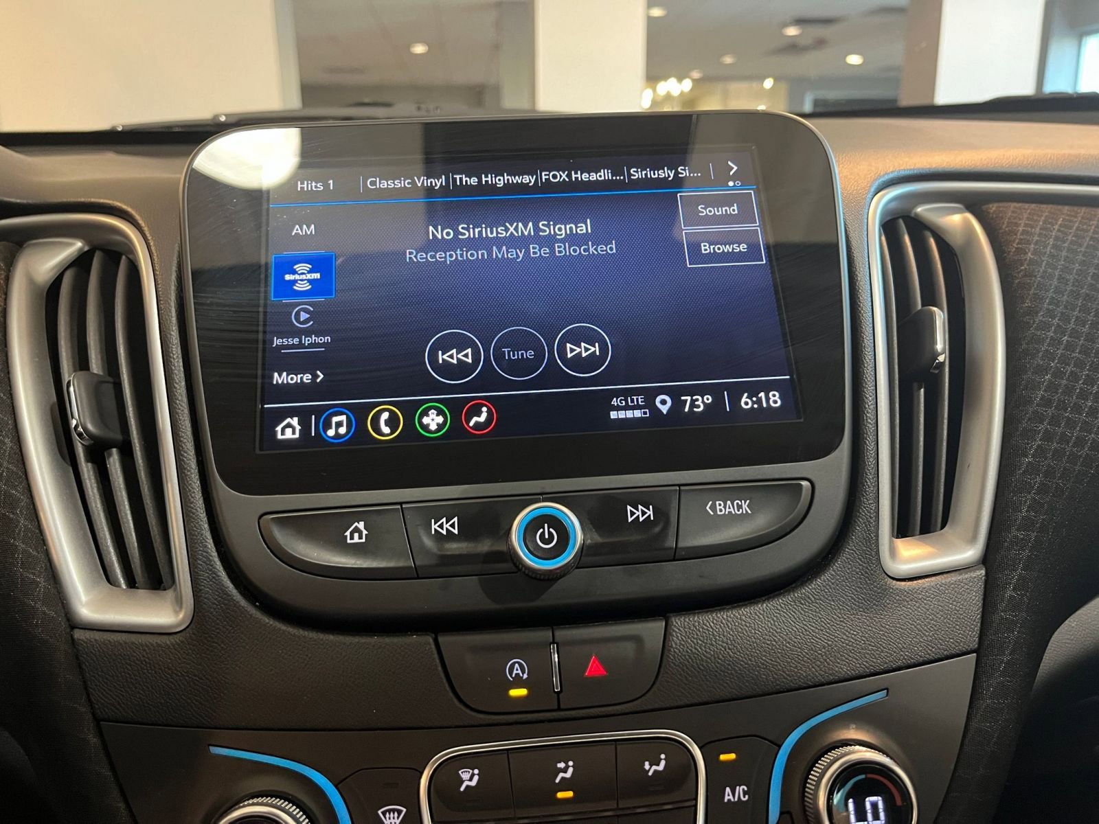 Thumbnail: 2024 Chevrolet Malibu - 21