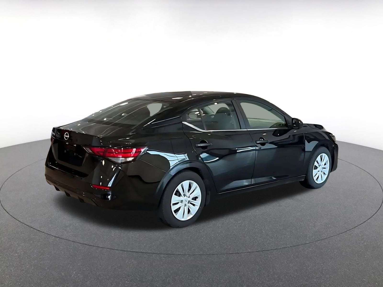 Thumbnail: 2025 Nissan Sentra - 14