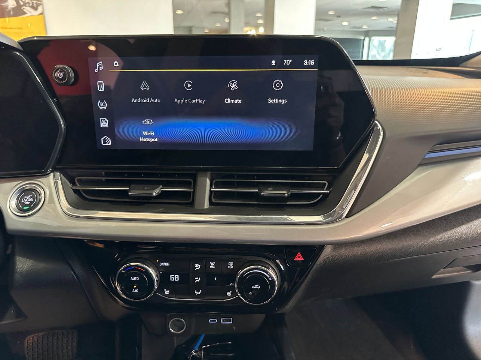 Thumbnail: 2025 Chevrolet Trax - 17