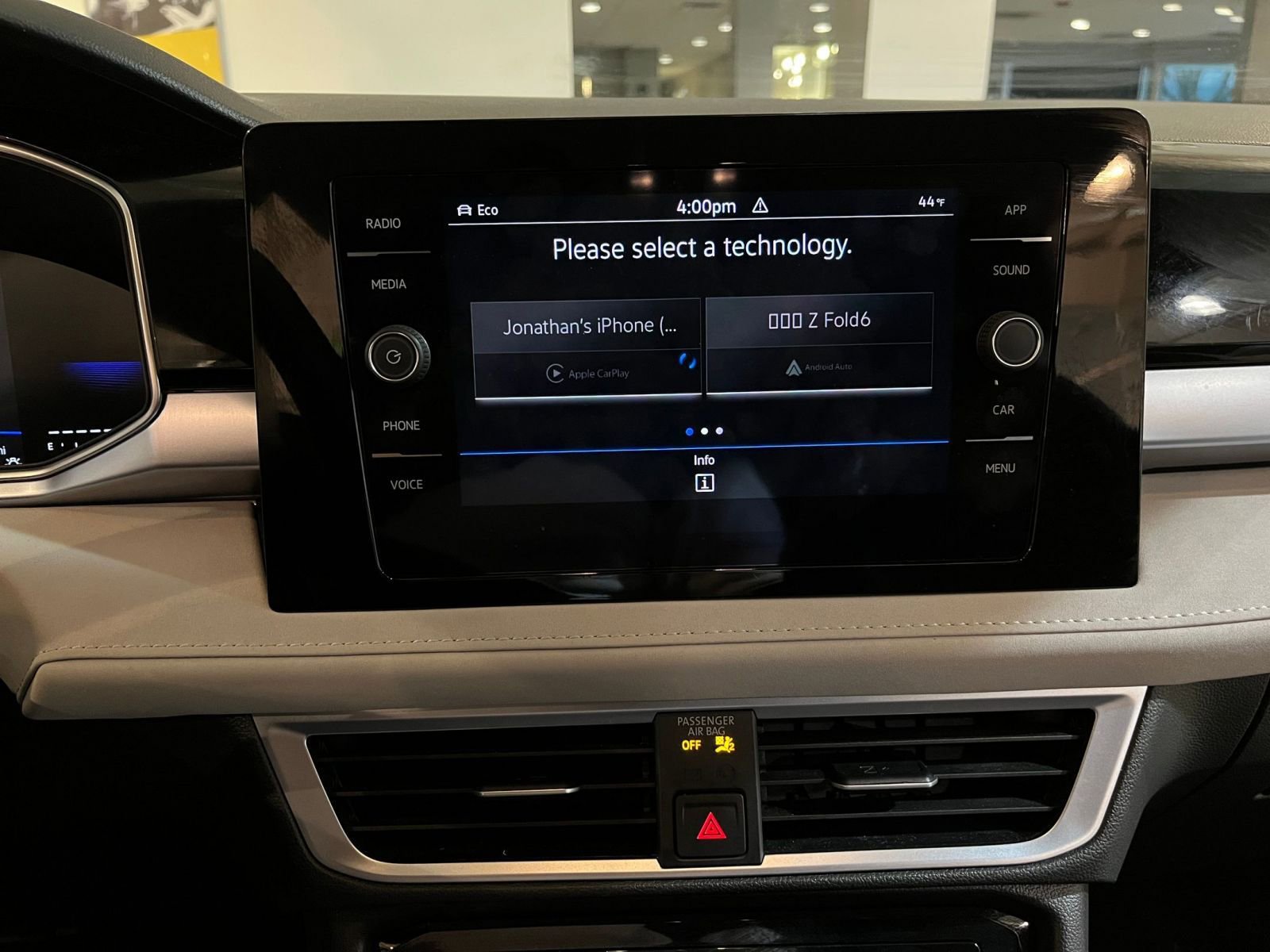 Thumbnail: 2025 Volkswagen Taos - 20