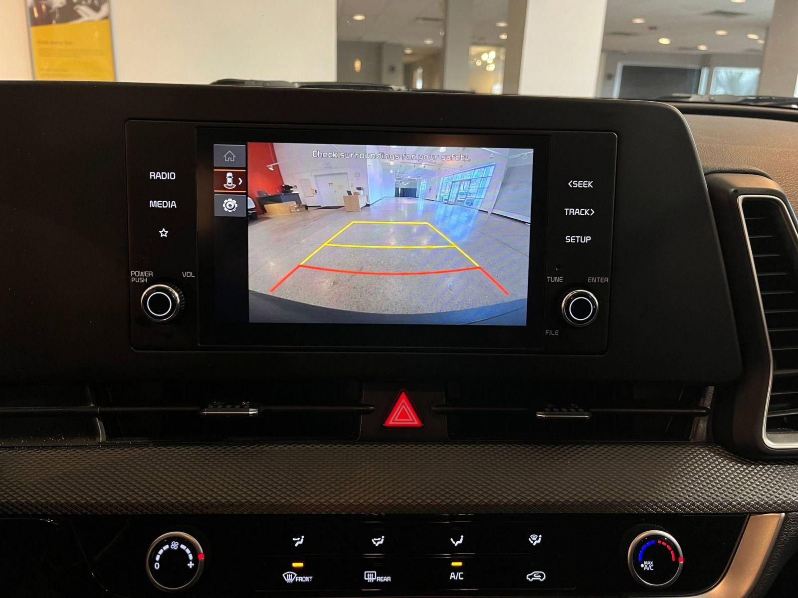 Thumbnail: 2025 Kia Sportage - 24