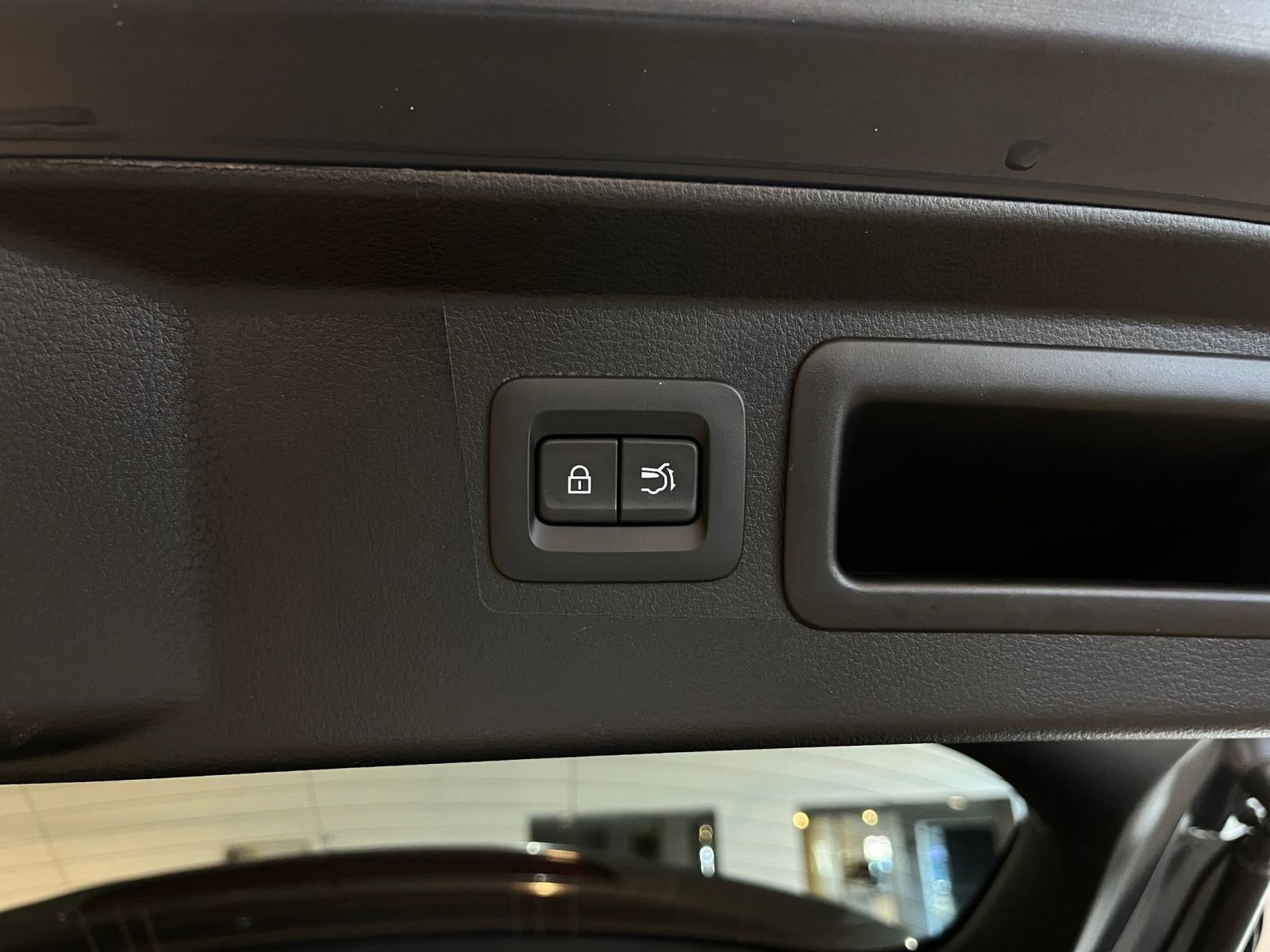 Thumbnail: 2025 Mazda CX-50 - 23