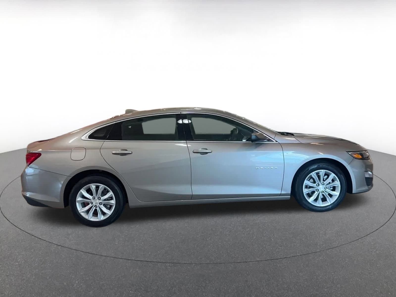 Thumbnail: 2024 Chevrolet Malibu - 16