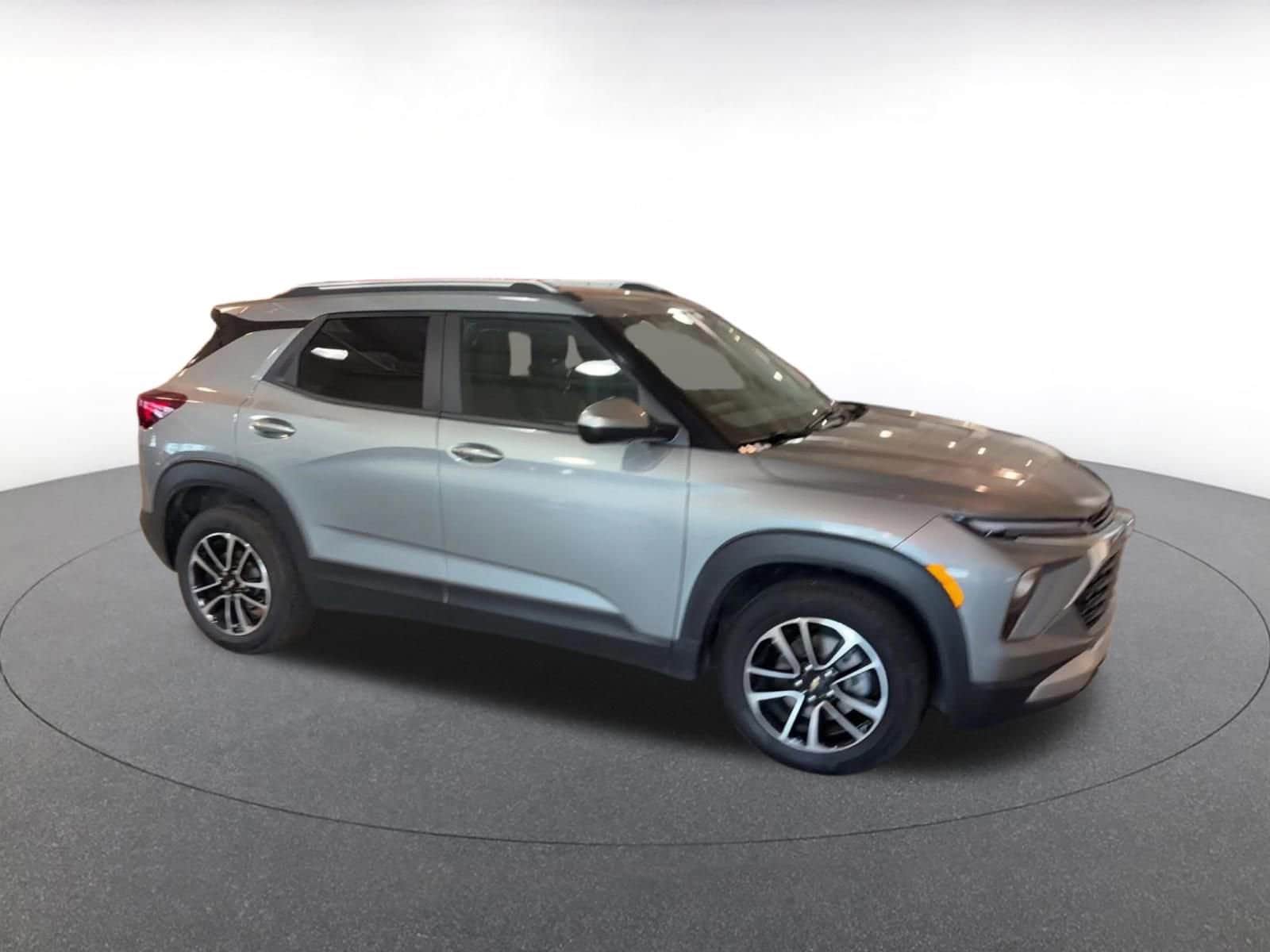 Thumbnail: 2025 Chevrolet TrailBlazer - 2