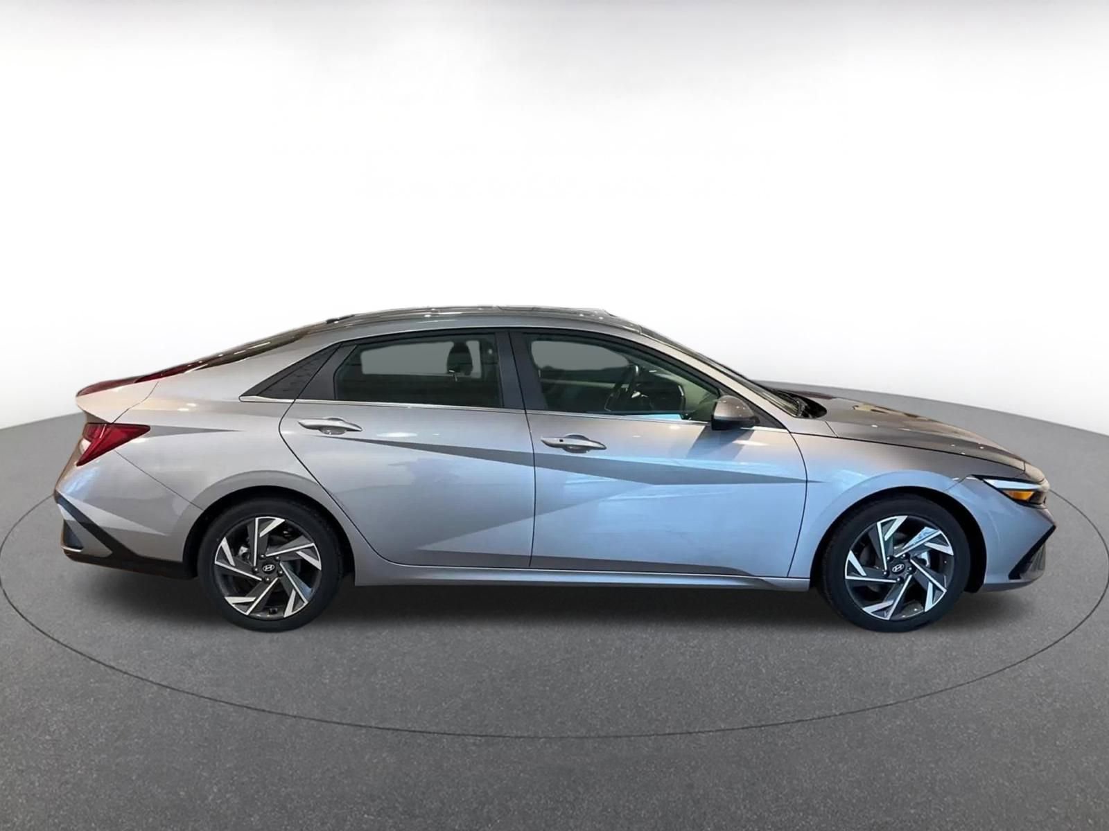 Thumbnail: 2025 Hyundai Elantra - 16