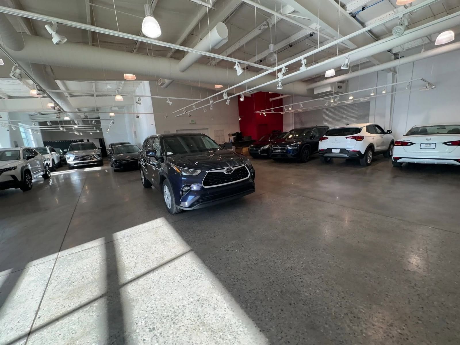 Thumbnail: 2025 Toyota Highlander - 15