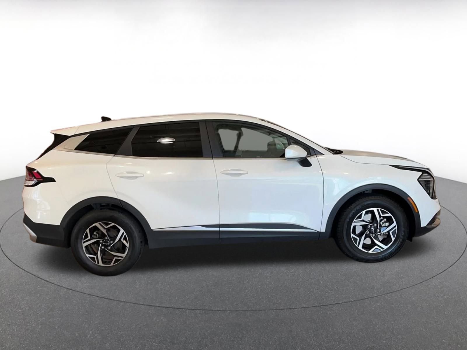 Thumbnail: 2024 Kia Sportage - 16