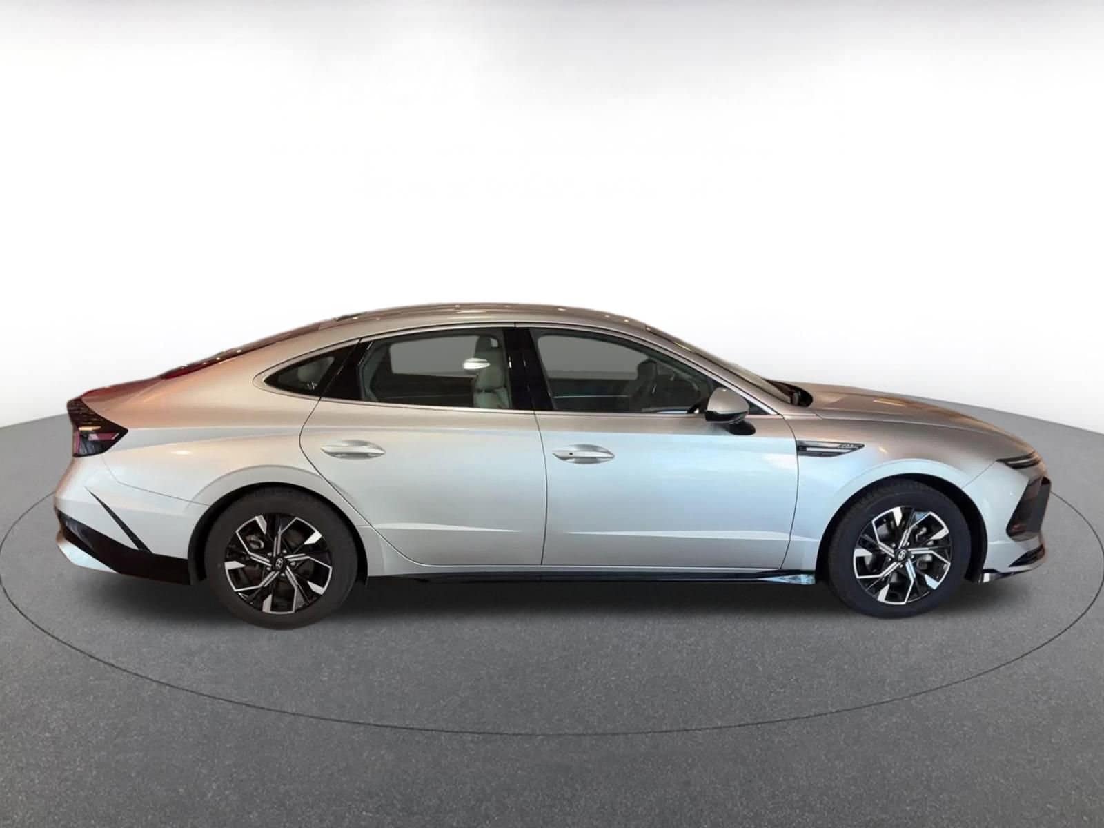 Thumbnail: 2025 Hyundai Sonata - 17