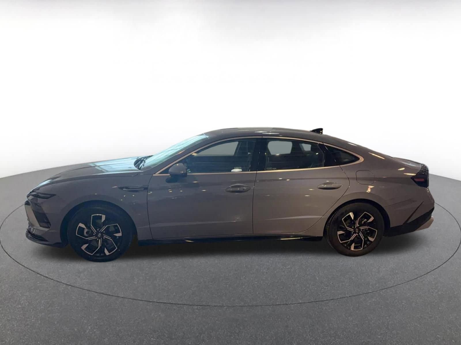 Thumbnail: 2025 Hyundai Sonata - 9