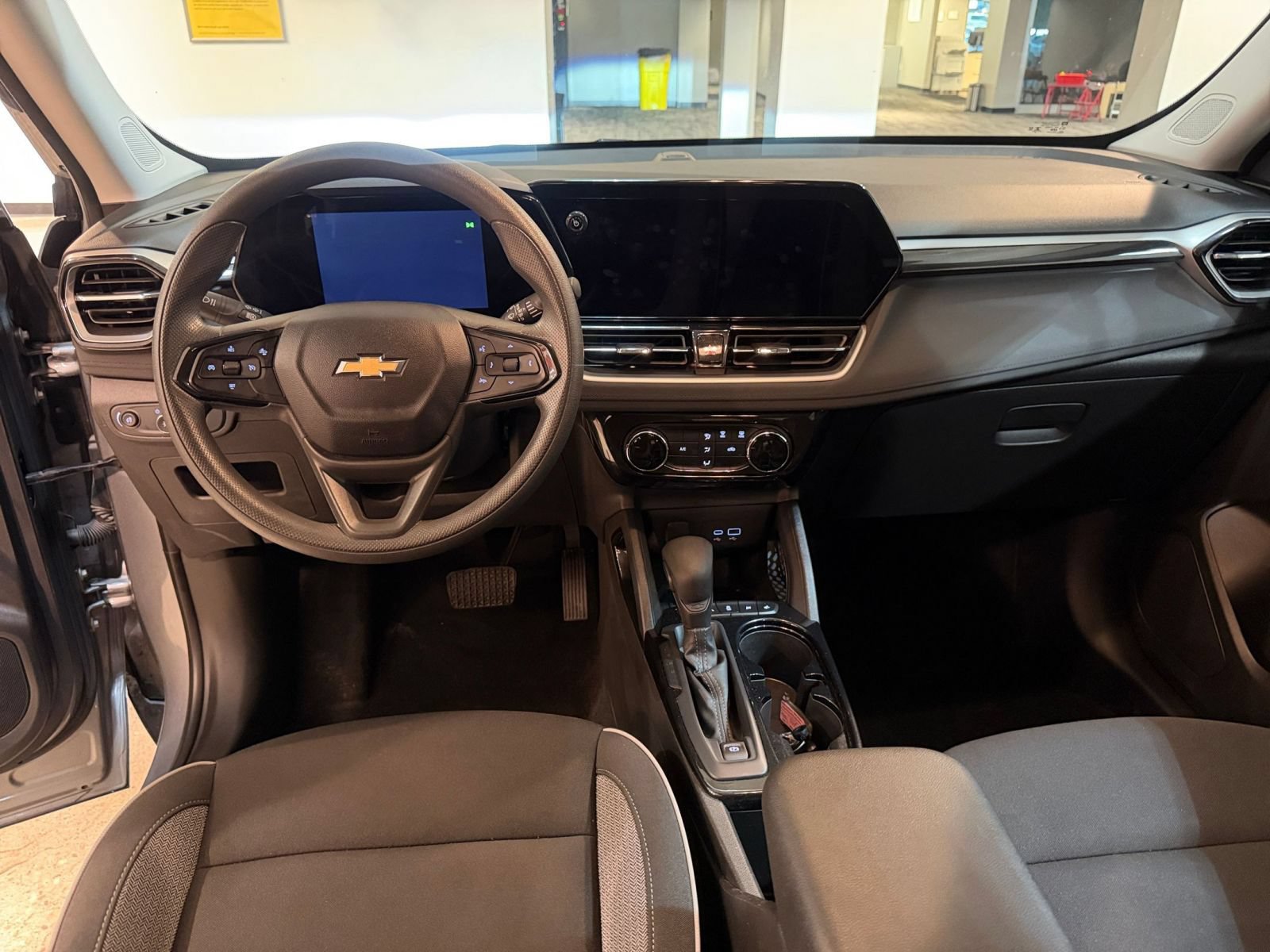 Thumbnail: 2025 Chevrolet TrailBlazer - 28