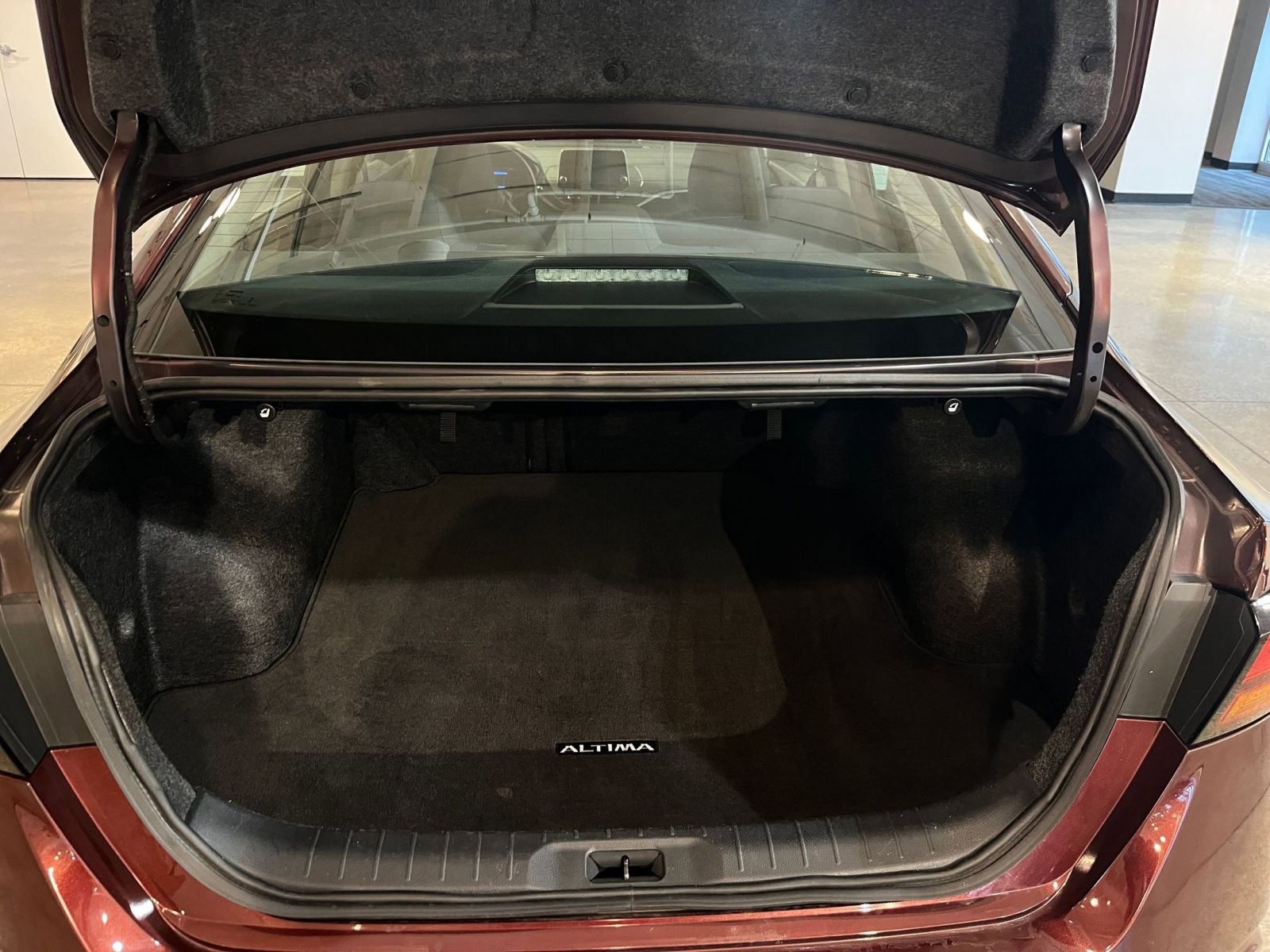 Thumbnail: 2025 Nissan Altima - 31