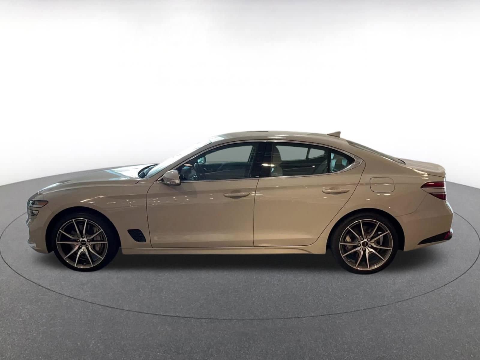 Thumbnail: 2024 Genesis G70 - 9